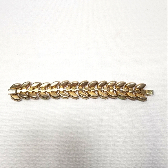 Vintage Kramer Signed Opal Glass Bracelet - Picture 10 of 11